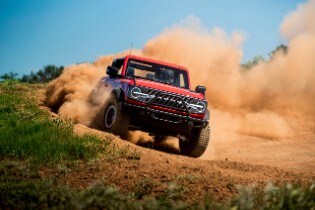 2021 Ford Bronco™ 2-door Race Red Badlands™ 